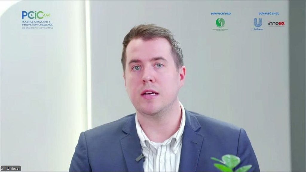 Ông Cameron Eves - Unilever